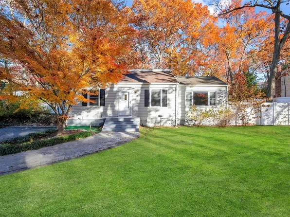 593 Meadow Road, Kings Park, NY 11754