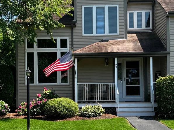 73 Willow Pond Dr, Rockland, MA 02370