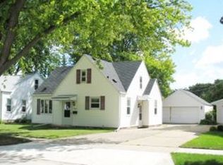 2002 N Division St, Appleton, WI 54911