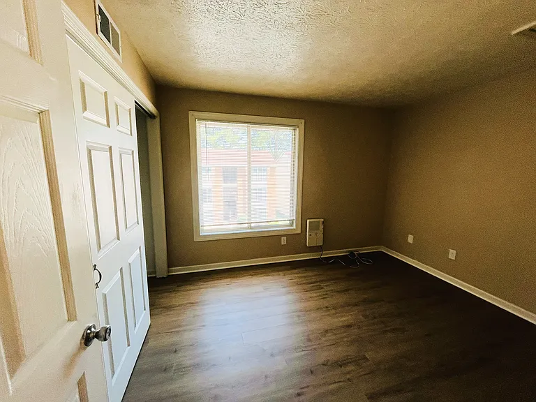 36 Pacific Dr — Photo 11