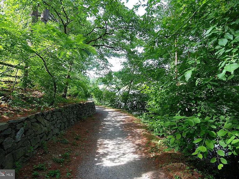 18722 Walkers Choice Rd #4 — Photo 42