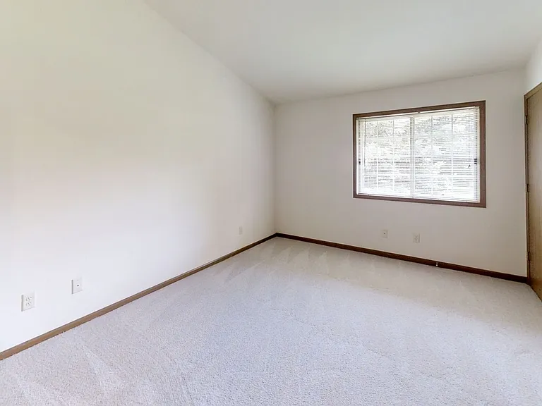 N86W14226 Fond Du Lac Ave #14226 — Photo 13