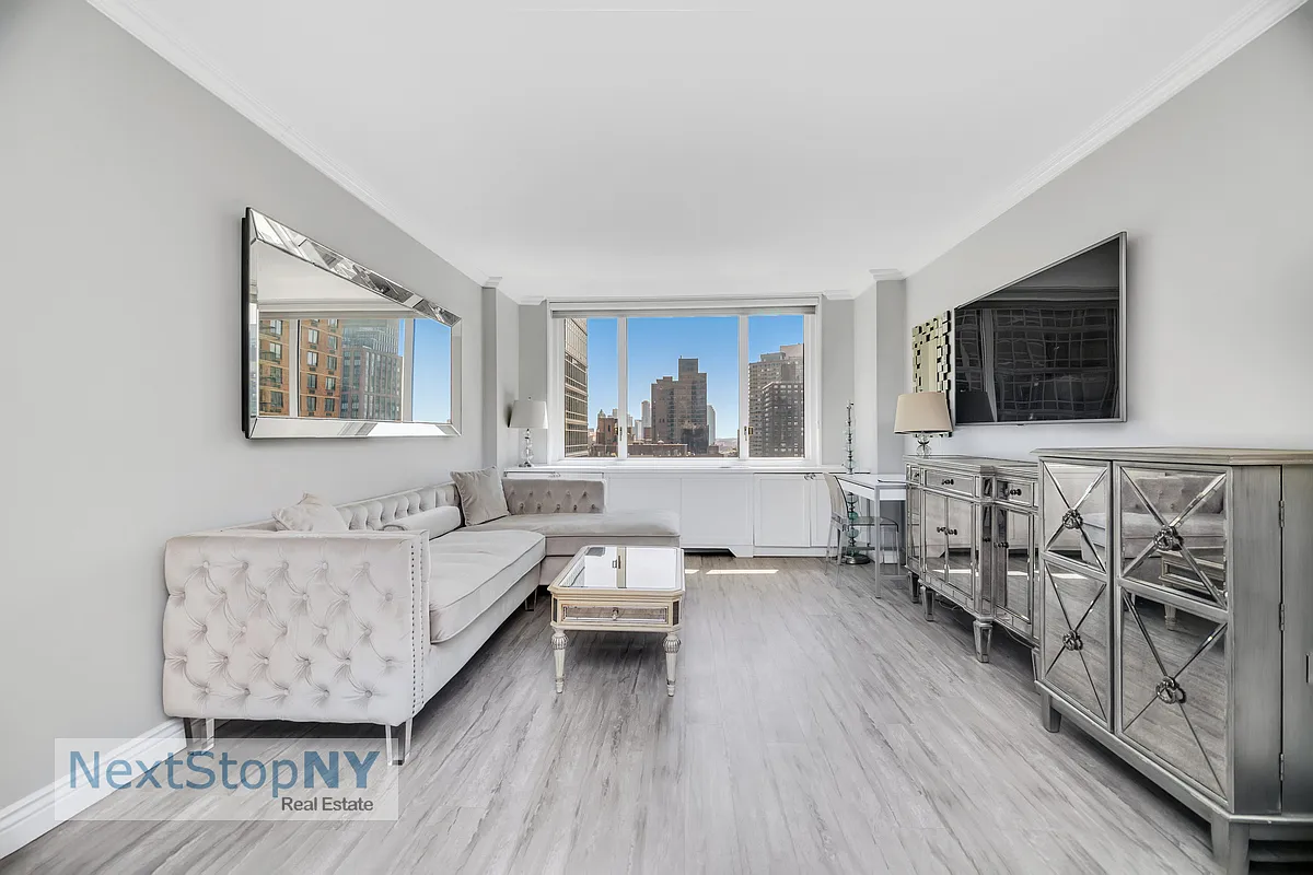245 East 54th St Unit 21L  