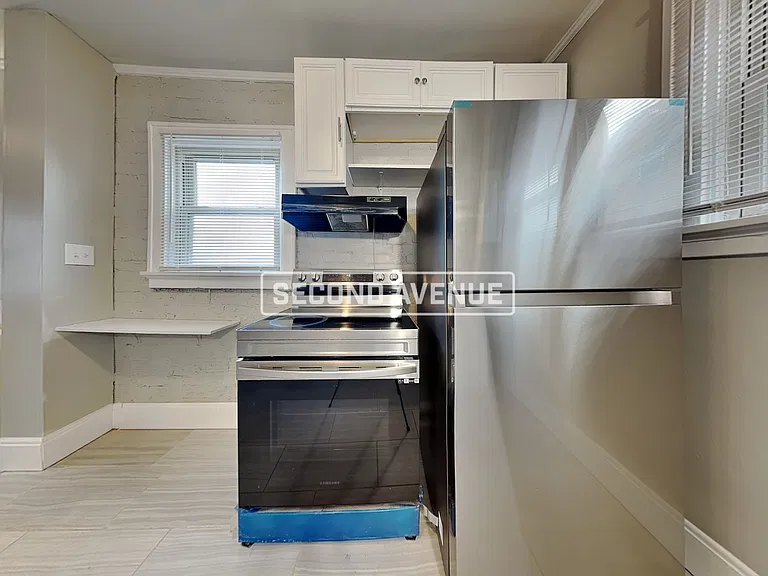 1804 Waltham Ave — Photo 6