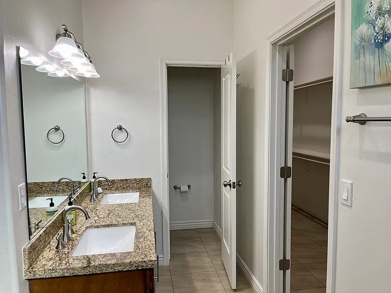2246 Calle Palo Parado — Photo 10