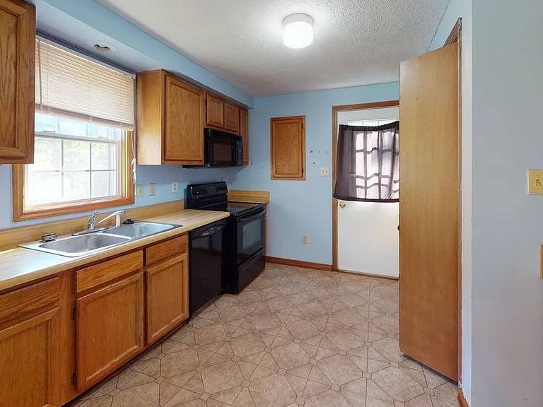 975 Murray Ln — Photo 36