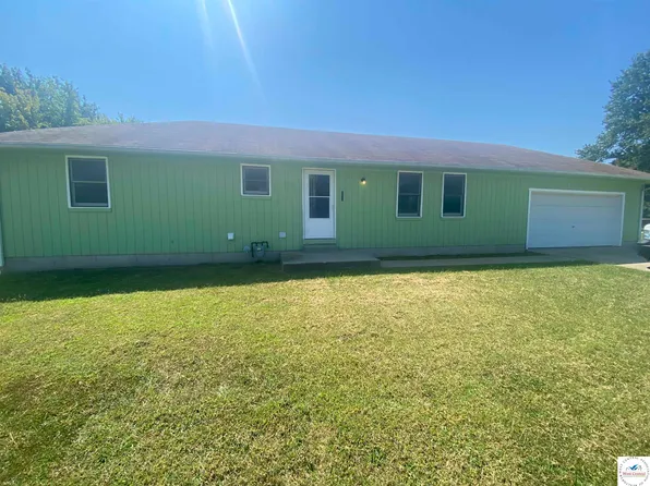 303 E Stacci Cir, Leeton, MO 64761