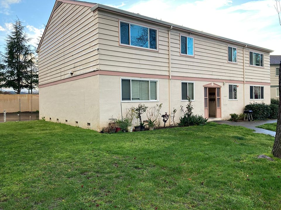 1st image of 1737 Ross Cir APT 3