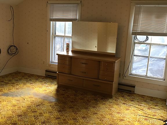 Master bedroom before update