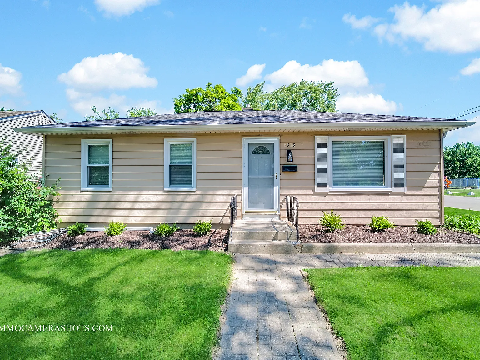 Lyons Ct, Waukegan — Photo 1