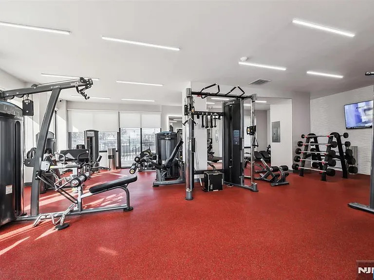 300 Winston Dr #2020 — Photo 24