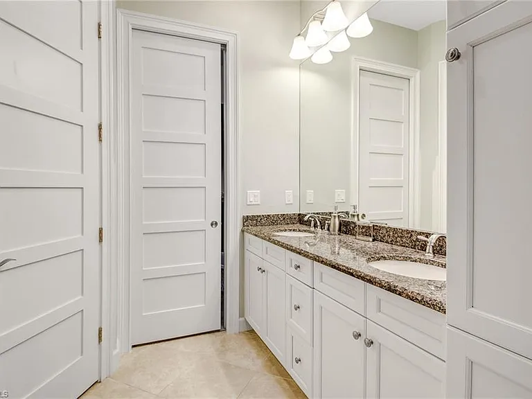 7194 Dominica Dr — Photo 17