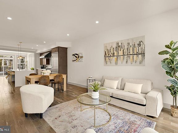5th image of 641 M St NE #1