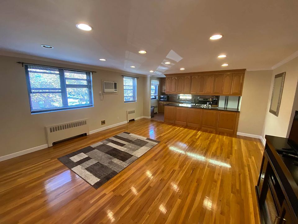 1st image of 160-19 16th Ave #2