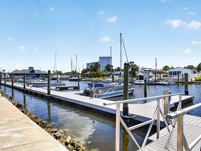39-web-or-mls-Windward Cove (2 of 5)_06052026