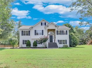 7620 Bent Tree Trl, Gainesville, GA 30506