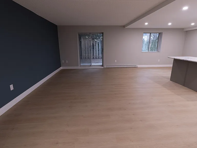 349 Queenston St — Photo 30