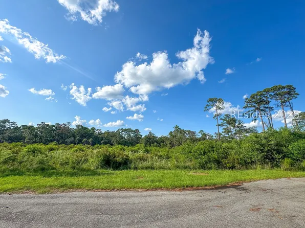 32 Beauregard Blvd, Daufuskie Island, SC 29915