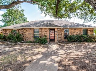 1900 Oakbluff Dr, Carrollton, TX 75007