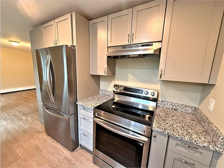 14 Cummings St #2 — Photo 4