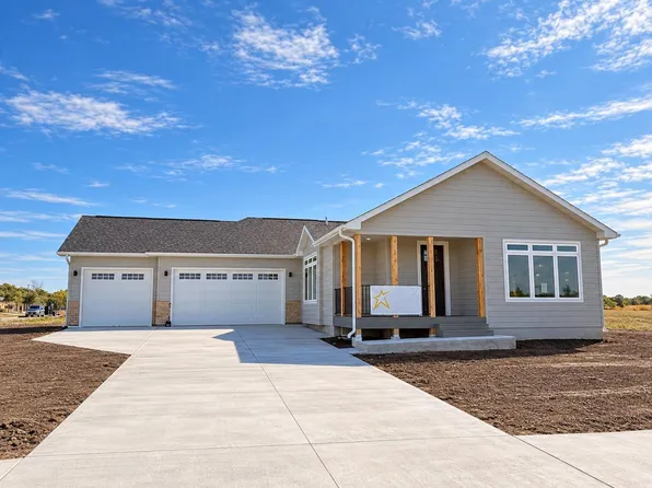 1100 Slate St, Marshall, MN 56258