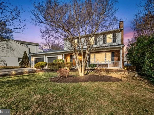 7936 Saint Dennis Dr, Springfield, VA 22153