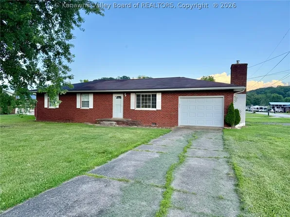 19 King Dr, Evans, WV 25241