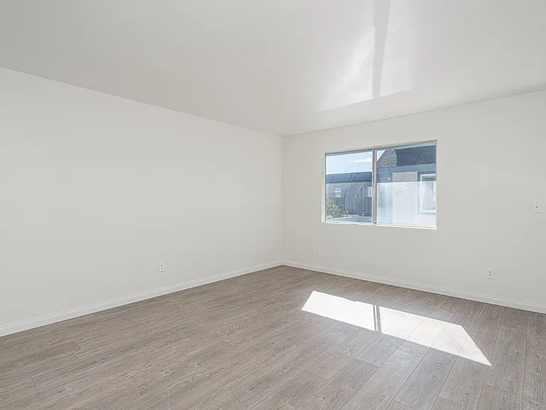 789 W 18th St #1A — Photo 18
