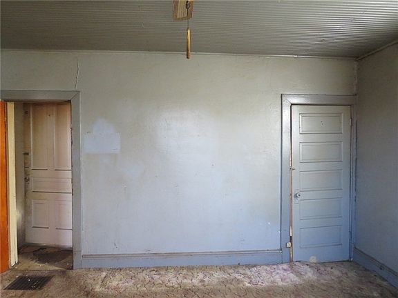 2nd image of 1184 Wilmington St