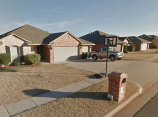 2320 Tortoise Cir, Midwest City, OK 73130