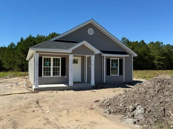 1272 Blue Moon Dr., Loris, SC 29569