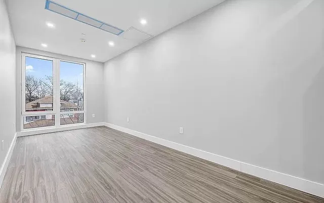 Rented by Reavis | media 12