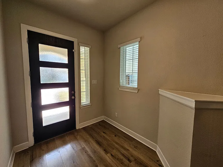 8045 Emerald Rock Dr — Photo 4