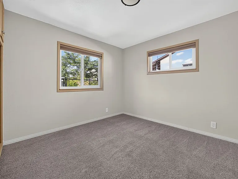 1201 W Baker Ave — Photo 35
