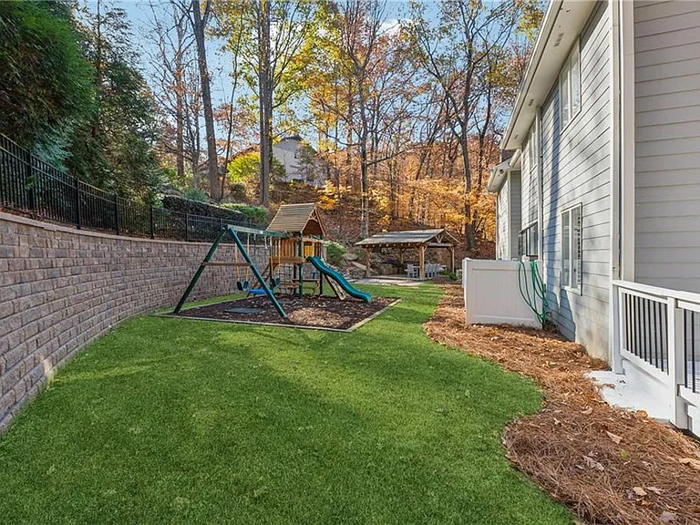 6895 Riverside Dr — Photo 43
