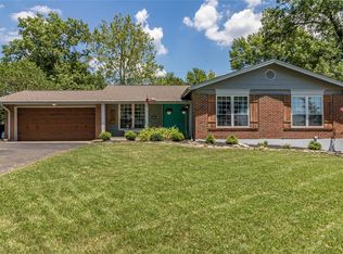 1015 Brittany Pkwy, Ballwin, MO