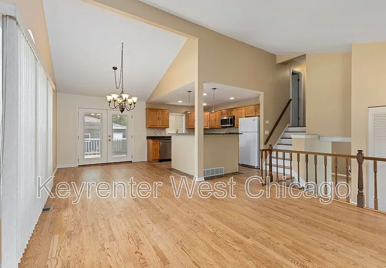 1003 S Finley Rd — Photo 4