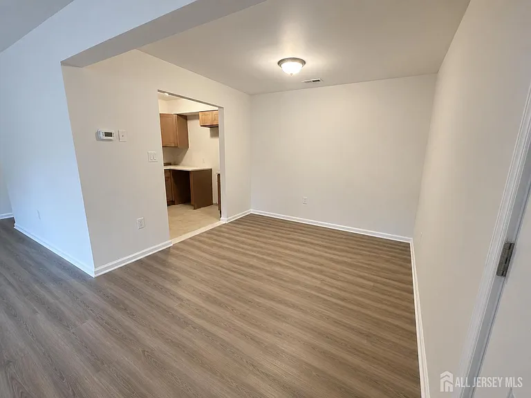 111 Orlando St — Photo 10