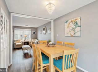 32 Schooner Ct, Atlantic City, NJ 08401