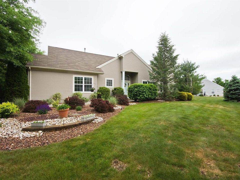 1st image of 5 Belvedere Dr
