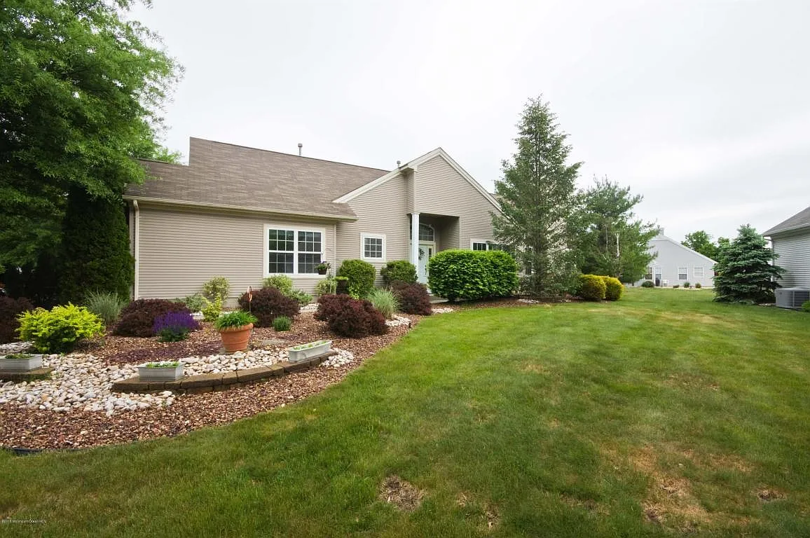 5 Belvedere Dr photo 1