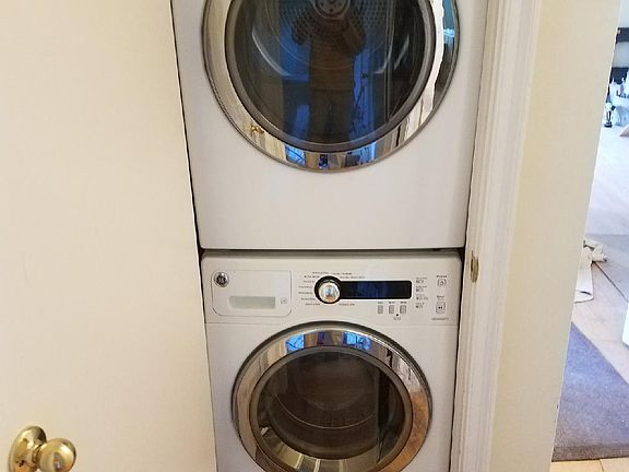 In Unit Washer and Dryer