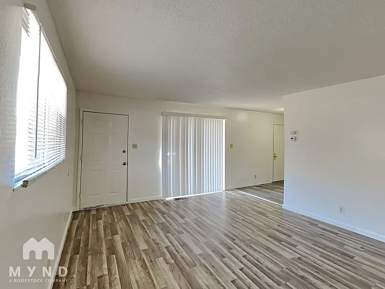 1277 Arnold Dr — Photo 2