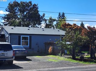 1043 W Oregon Ave, Creswell, OR 97426