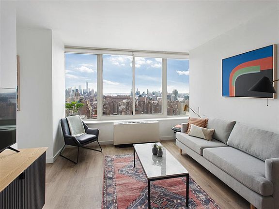 5th image of 315 W 33rd St APT 24J