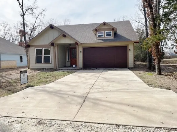909 Hillburn Dr, West Tawakoni, TX 75474