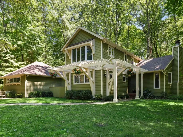 13855 Cherry Beach Rd, Harbert, MI 49115