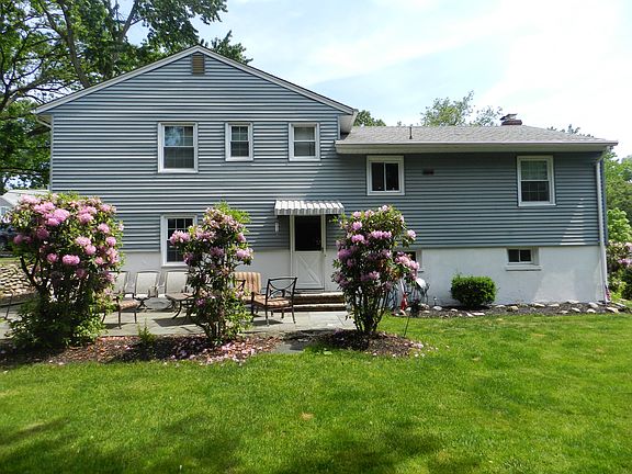 spacious backyard w/patio