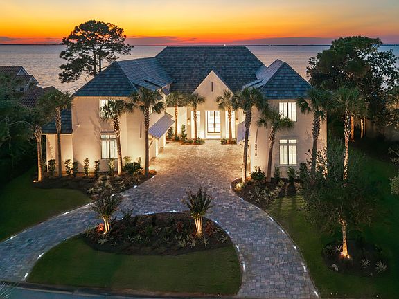 3rd image of 3218 Bay Estates Cir