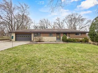 15945 Smith Dr, Brookfield, WI 53005